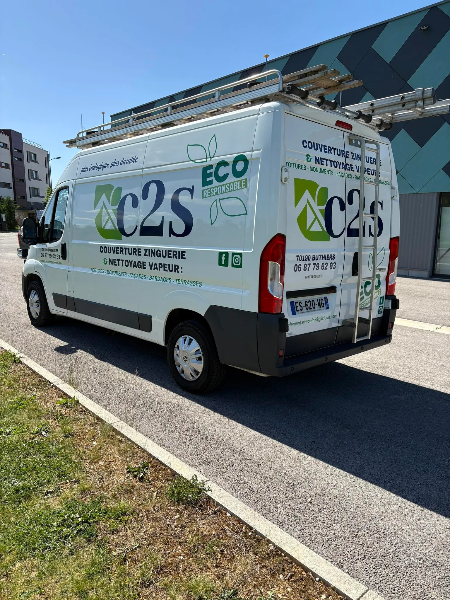 Camion C2S - Couverture, Zinguerie et Nettoyage Vapeur